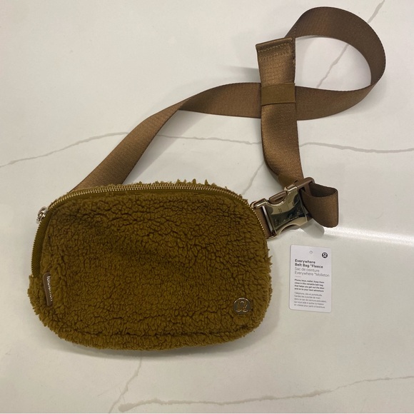 Lululemon Sherpa camel Everywhere Belt bag - Picture 2 of 10